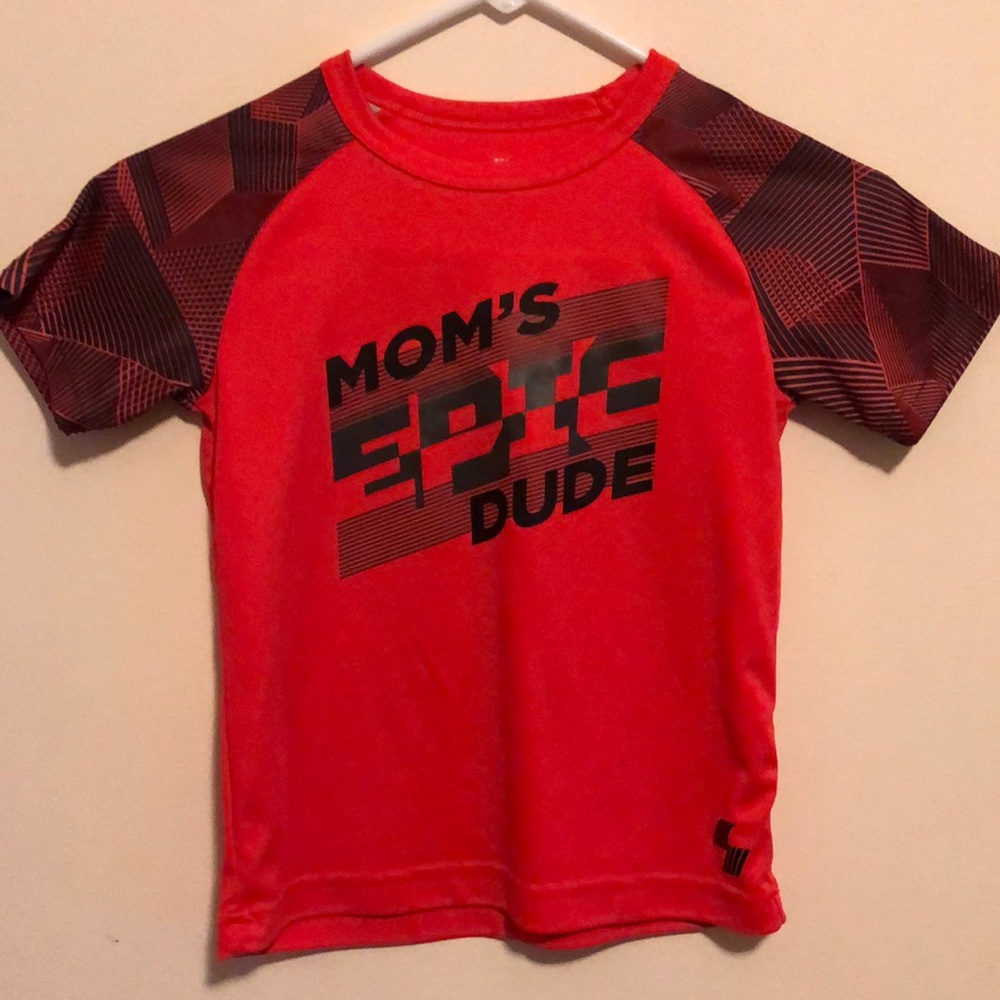 Mom’s Epic Dude Short Sleeve Shirt